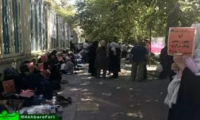 تجمع سپرده‌گذاران کاسپین مقابل قوه قضائیه