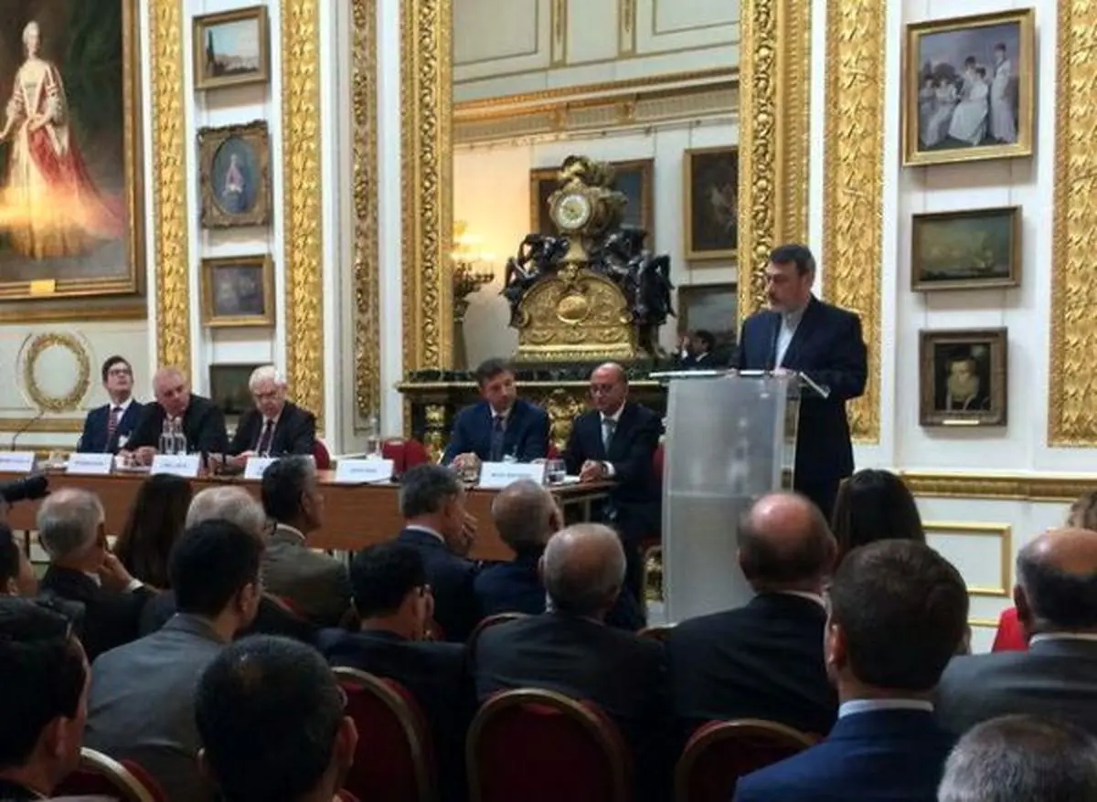 امضای قرارداد ساخت نیروگاه بزرگ خورشیدی میان ایران و انگلیس