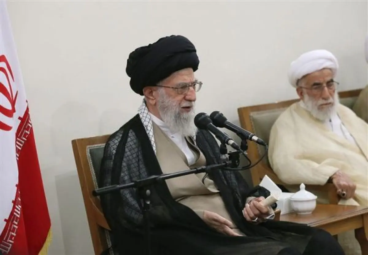 نخبگان آمریکا از داشتن چنین رئیس‌جمهوری احساس شرم می‌کنند