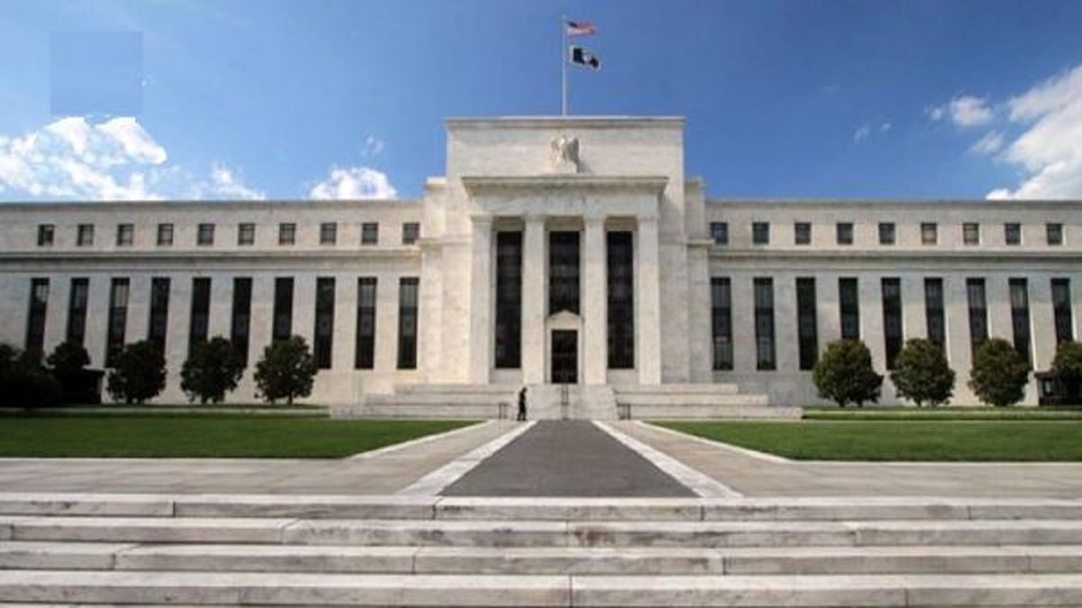 رویترز: بانک مرکزی آمریکا نرخ بهره را ثابت نگه داشت/ احتمال افزایش تا پایان سال