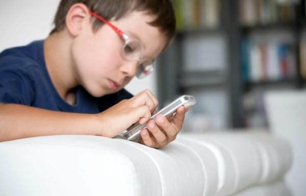 توصیه‌ای به والدین قبل از تهیه «تلفن همراه» برای کودکانشان