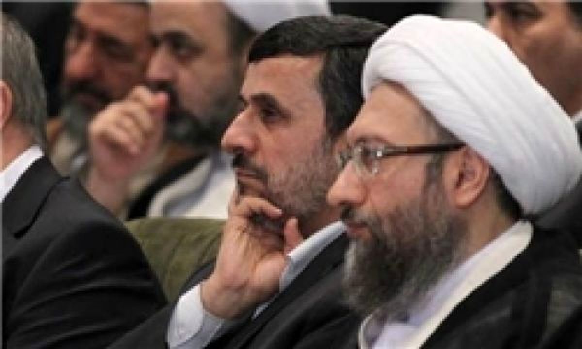نامه احمدی نژاد به رئیس قوه قضاییه؛ بقایی با دستور مقام معظم رهبری از زندان انفرادی آزاد شد / علی لاریجانی میخواهد رئیس جمهور شود، احمدی نژادی ها مانع آن هستند