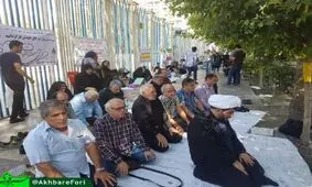 پای درددل سپرده‌گذاران متحصن کاسپین/ 10روز است تحصن کرده‌ایم؛ به جای اینکه سراغمان بیایند، متفرقمان می‌کنند