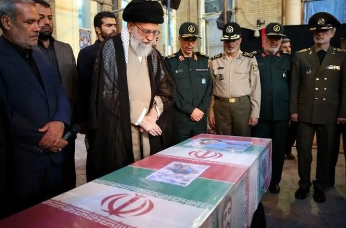 مقام معظم رهبري با خانواده شهيد حججي ديدار كردند+عكس