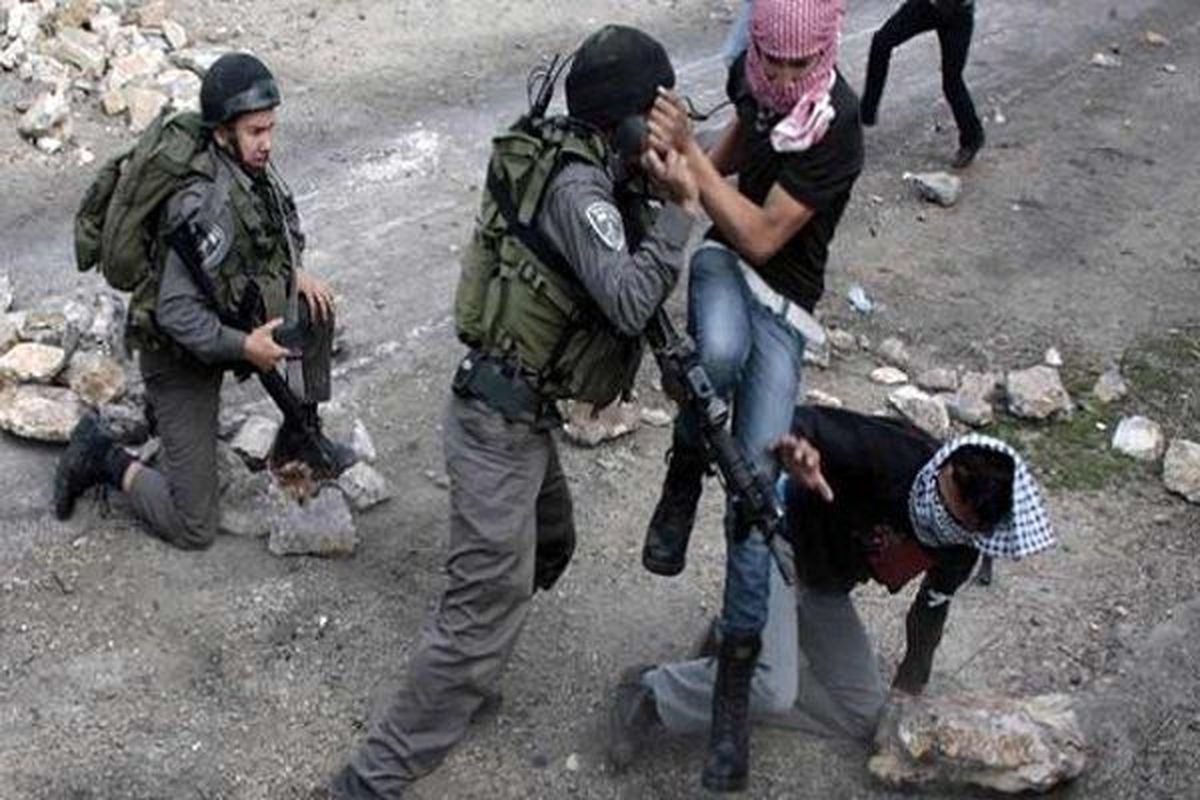 یورش صهیونیست‌ها به کرانه باختری/ ۱۲ فلسطینی بازداشت شدند