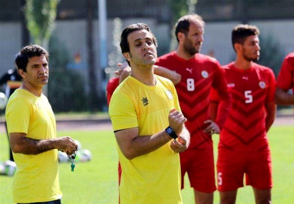 علی کریمی را به تمرین نفت راه ندادند!