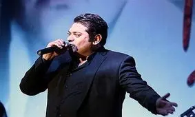 یک خواننده پاپ در بیمارستان بستری شد