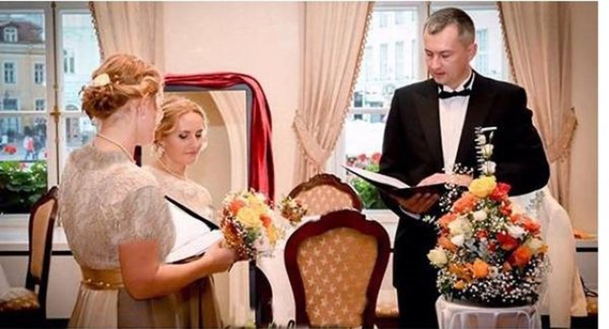 سولوگامی؛ رسم عجیب ازدواج باخود از طریق آینه در اروپا