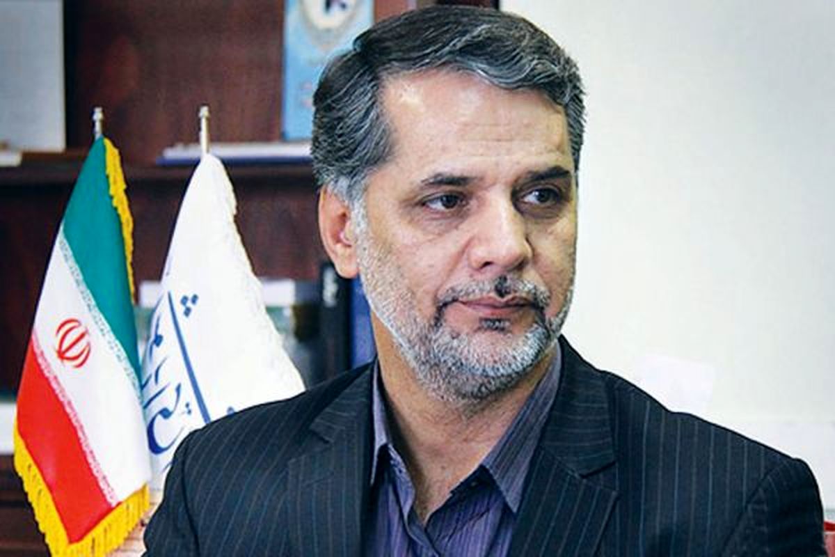 نقویحسینی: تغییر نظام سیاسی تنها چاره کار نیست/ باید به فکر راهحل دیگری باشیم
