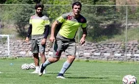 عکس ساحلی کاپیتان سابق پرسپولیس و همسرش