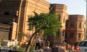 اعتراض میراث فرهنگی تهران به دیوارکشی ساختمان مشروطه