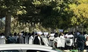 تحصن سهامداران پدیده شاندیز در تهران و مشهد