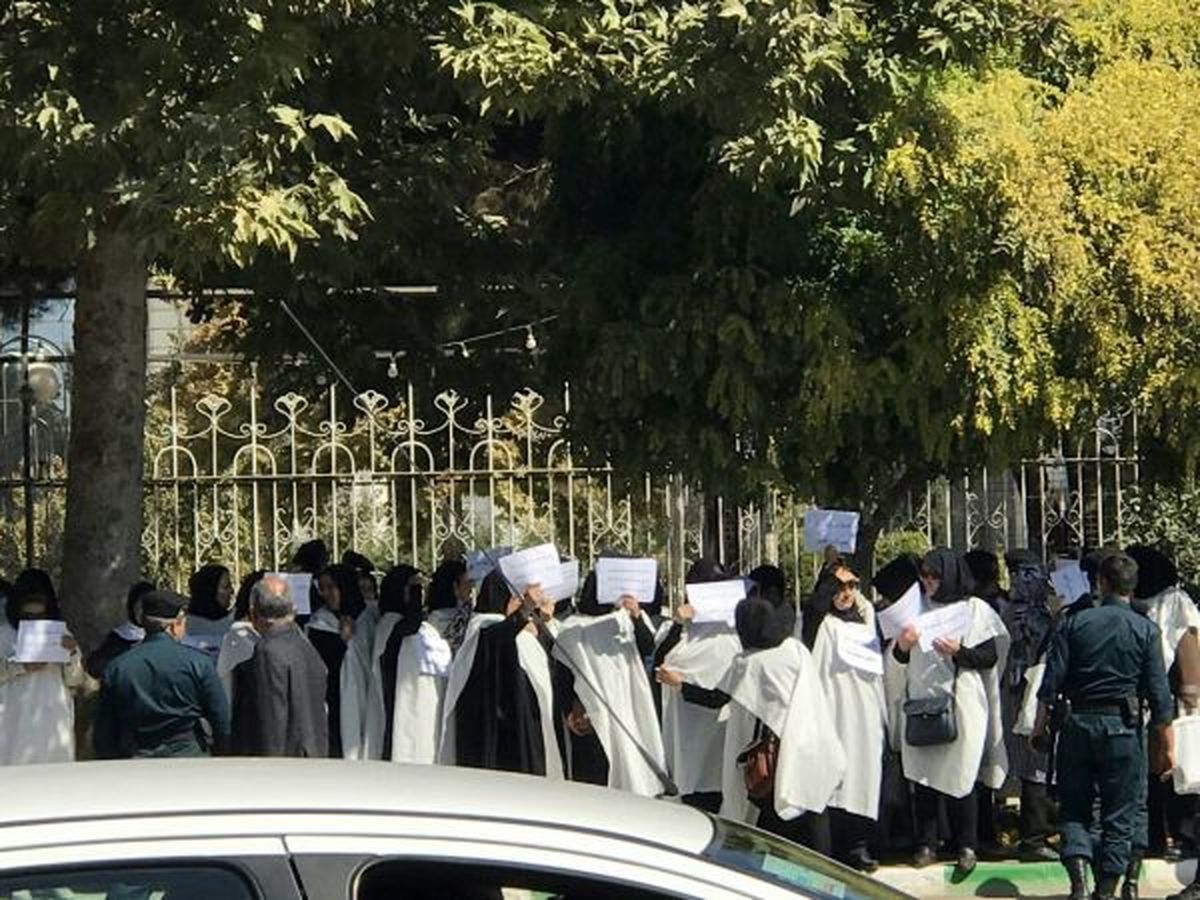 تحصن سهامداران پدیده شاندیز در تهران و مشهد