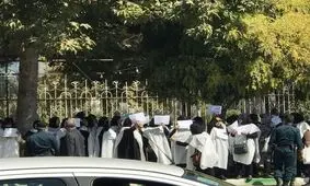 تحصن سهامداران پدیده شاندیز در تهران و مشهد