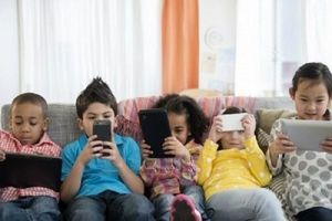 هشدار به والدین درباره ورود زودهنگام کودکان به فضای مجازی