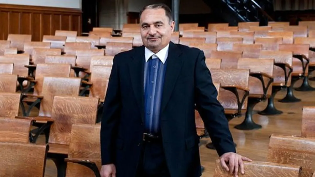 حسین موسویان تبرئه شد