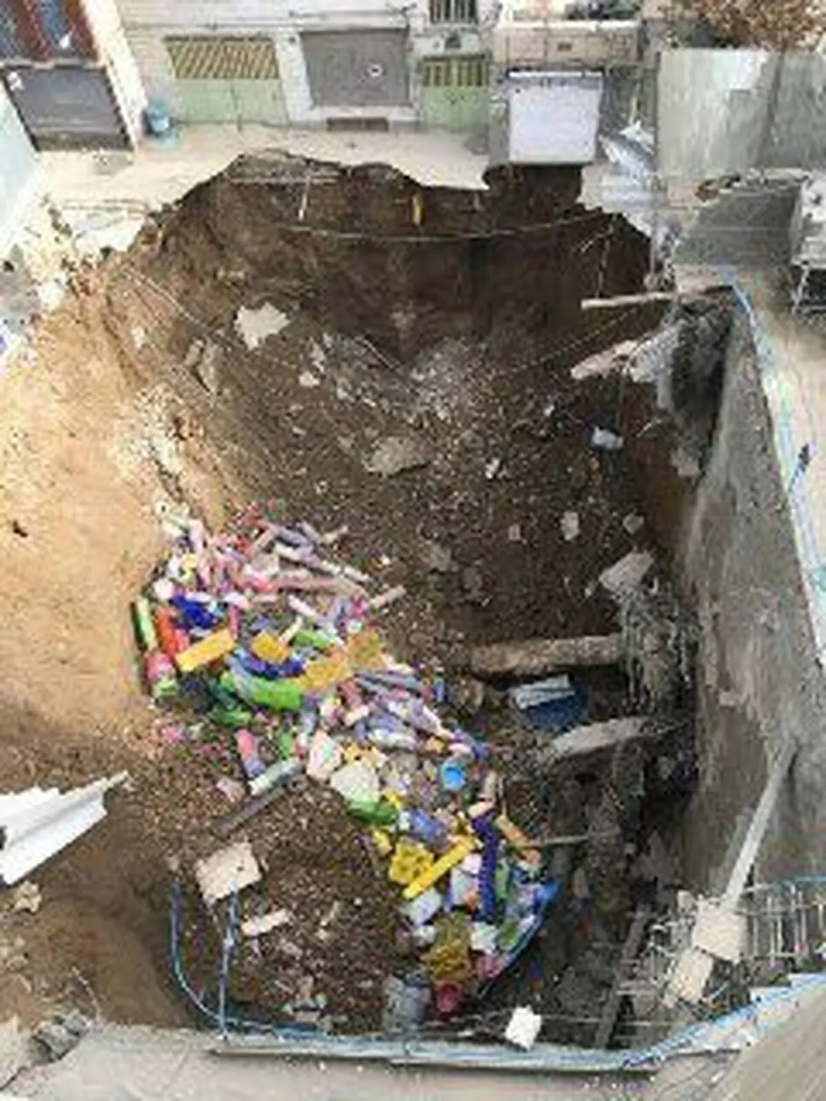 ایمن سازی محدوده منطقه مولوی/ اسکان شهروندان در ۳هتل