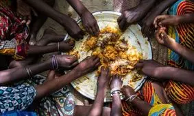 هر پرس غذا در نیویورک 1.2 دلار، در سودان 321 دلار / غذای دور ریز به اندازه 2 میلیارد نفر؛ آمار گرسنگان 800 میلیون نفر