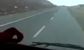 آموزش پایه یک در جاده کوهستانی به یک کودک