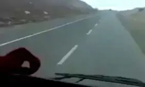 آموزش پایه یک در جاده کوهستانی به یک کودک