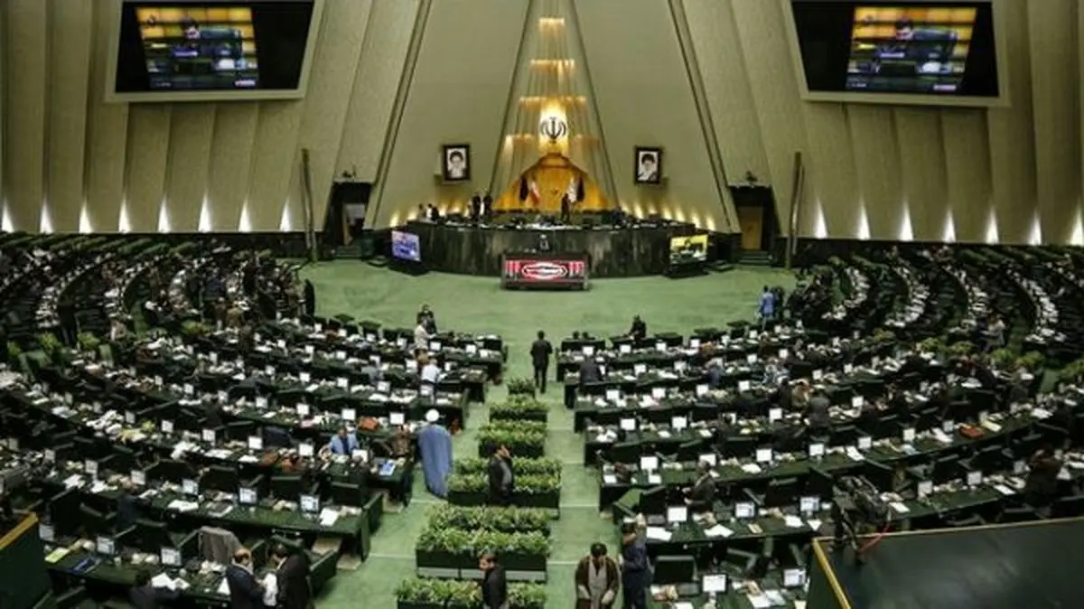 بودجه 97 چگونه بسته می‌شود؟ / نوبخت با نمایندگان در جلسه غیرعلنی مشورت کرد