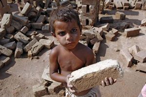 طرح جمع‌آوری کودکان کار آنها را به کار در کوره‌های آجرپزی مجبور می‌کند