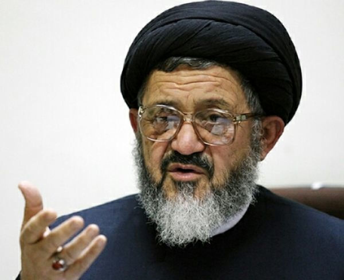 اکرمی: استدعا دارم بیت امام در نماز جمعه بیشتر حضور پیدا کنند