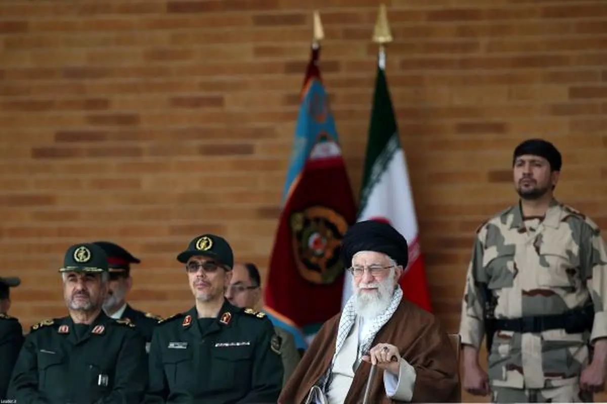 گزارش تصویری/ مراسم دانش آموختگی دانشجویان دانشگاههای افسری ارتش با حضور رهبر انقلاب