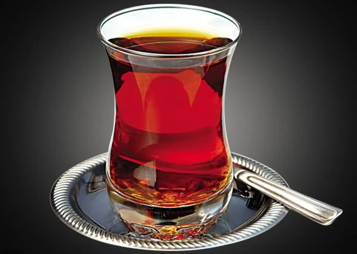 مضرات خوردن چای کهنه دم