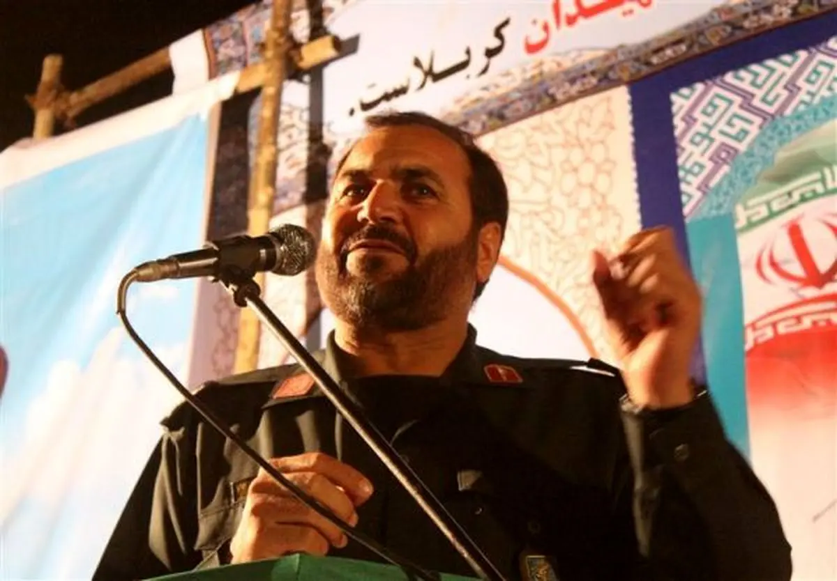 عده‌ای در داخل کشور آب به آسیاب دشمن می‌ریزند