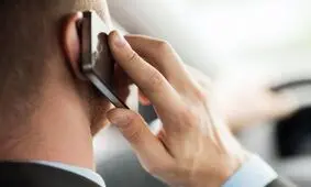 صحبت طولانی با موبایل چه بلایی برسرشما می آورد؟