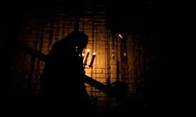 یک تریپلکس ترسناک در هشت شب