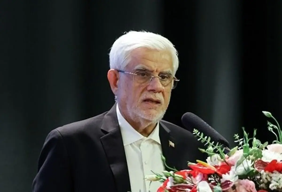 عارف: موضع همیشگی ما این است که اهل جنگ نیستیم، اما خوب می‌جنگیم/ امروز می‌دانیم که منابع محدود کشورها در جهت منافع نامشروع غرب هزینه می‌شود