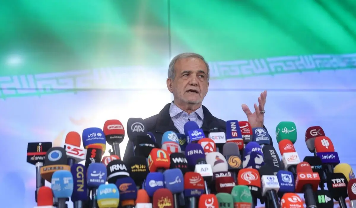 آقای پزشکیان! دیگر از این ستون به آن ستون فرج نیست/ نظام تصمیم‌گیری در ایران با بحران مواجه است

