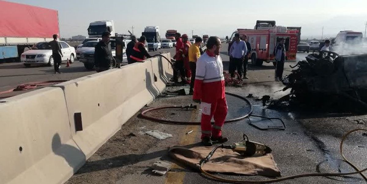 عارضه قلبی راننده، علت حادثه مرگبار اتوبان کاشان-قم


