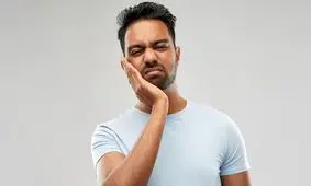 چه زمانی باید دندان عقل را کشید؟