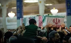 ورود پیکر مطهر ۷ شهید حمله اسرائیل، به حرم حضرت معصومه(س)/ ویدئو