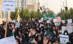  راهپیمایی زنان کفن پوش در قم در حمایت از حجاب و محکومیت اهانت به قرآن/ عکس
