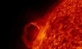 حلقه هایی از پلاسما خورشیدی/ ویدئو
