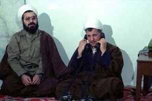 حسن روحانی و هاشمی رفسنجانی با لباس نظامی/ عکس