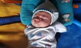 ناگفته‌های تولد نوزاد بدون دست در لرستان؛ قصور پزشکی یا محرومیت + تصاویر