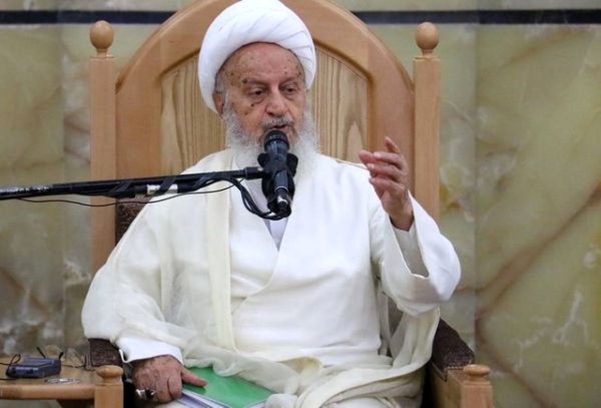 آیتالله مکارم شیرازی: مراسم اربعین را منبع درآمد نکنید