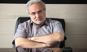 تصویری از مجری معروف در حین پیاده روی اربعین