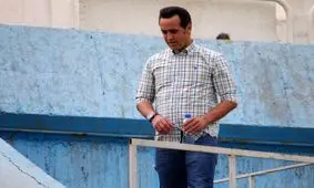 انتقاد علی کریمی از قلیانی‌ها و مسئولان فوتبال