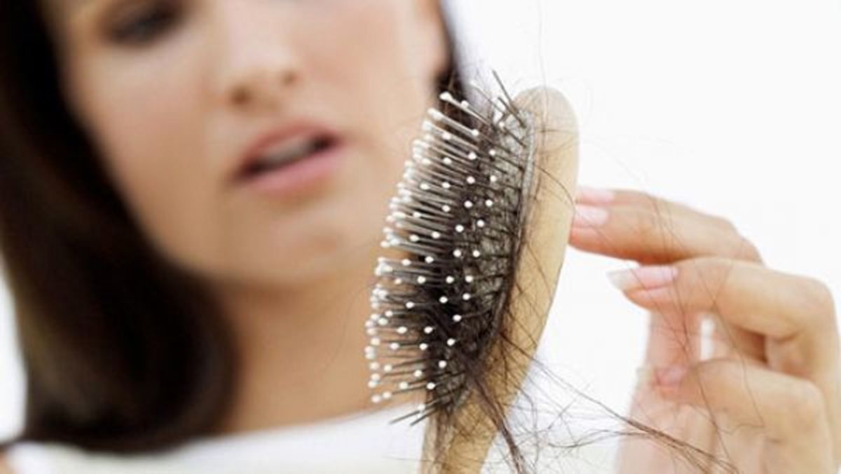 چرا ریزش مو در پاییز بیشتر است؟