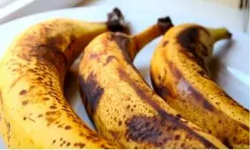 با میوه‌های خیلی رسیده چه کار‌هایی می‌توانید بکنید؟