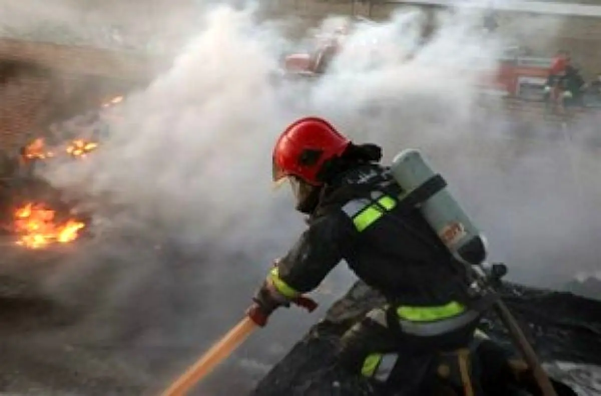 قطعی مکرر برق در آستارا / وقوع 2 فقره آتش‌سوزی و تخریب سقف خانه‌ها