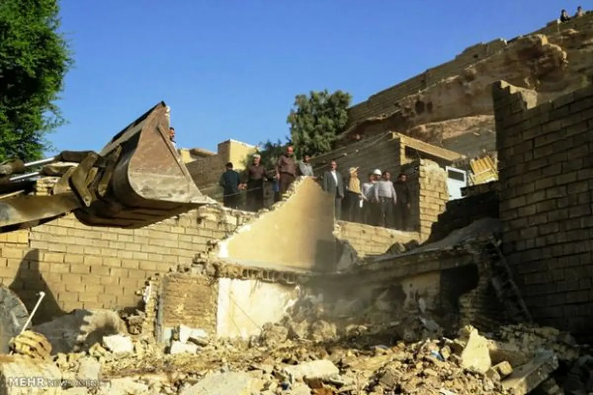 ریزش پله های کوه در منبع آب اهواز