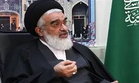 ائمه جمعه باید به مسائل بخش و منطقه خود بپردازند