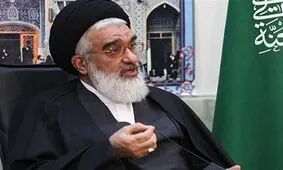 ائمه جمعه باید به مسائل بخش و منطقه خود بپردازند